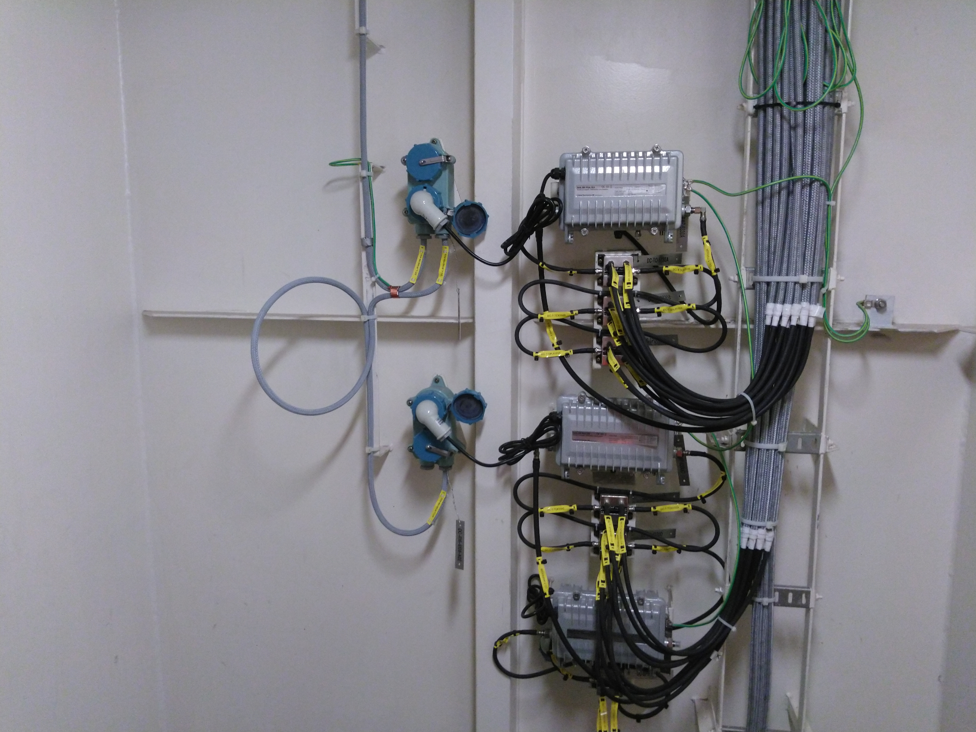 Industrial electrical installation with grounding and equipment interconnections